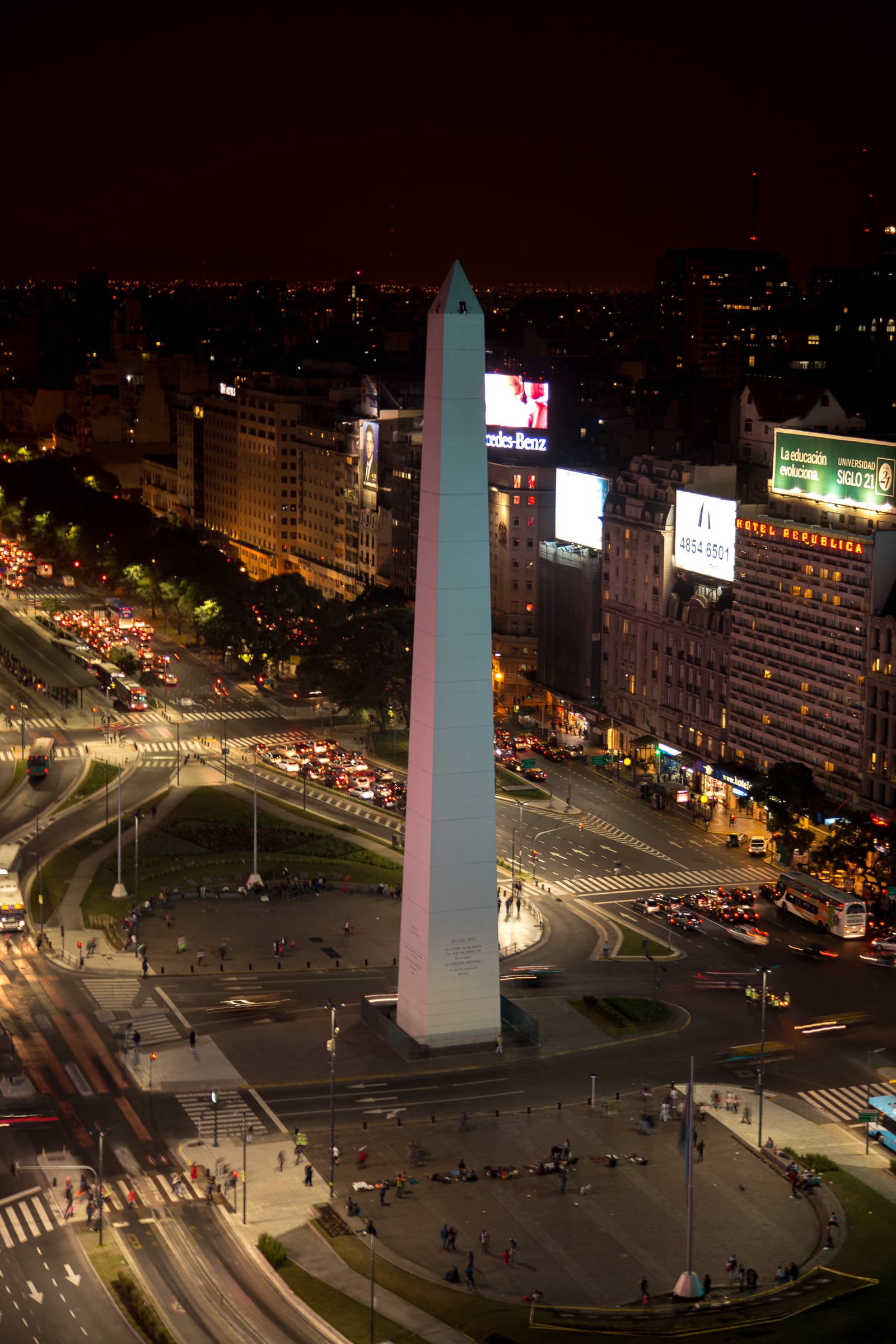 Buenos Aires Obelisk at night