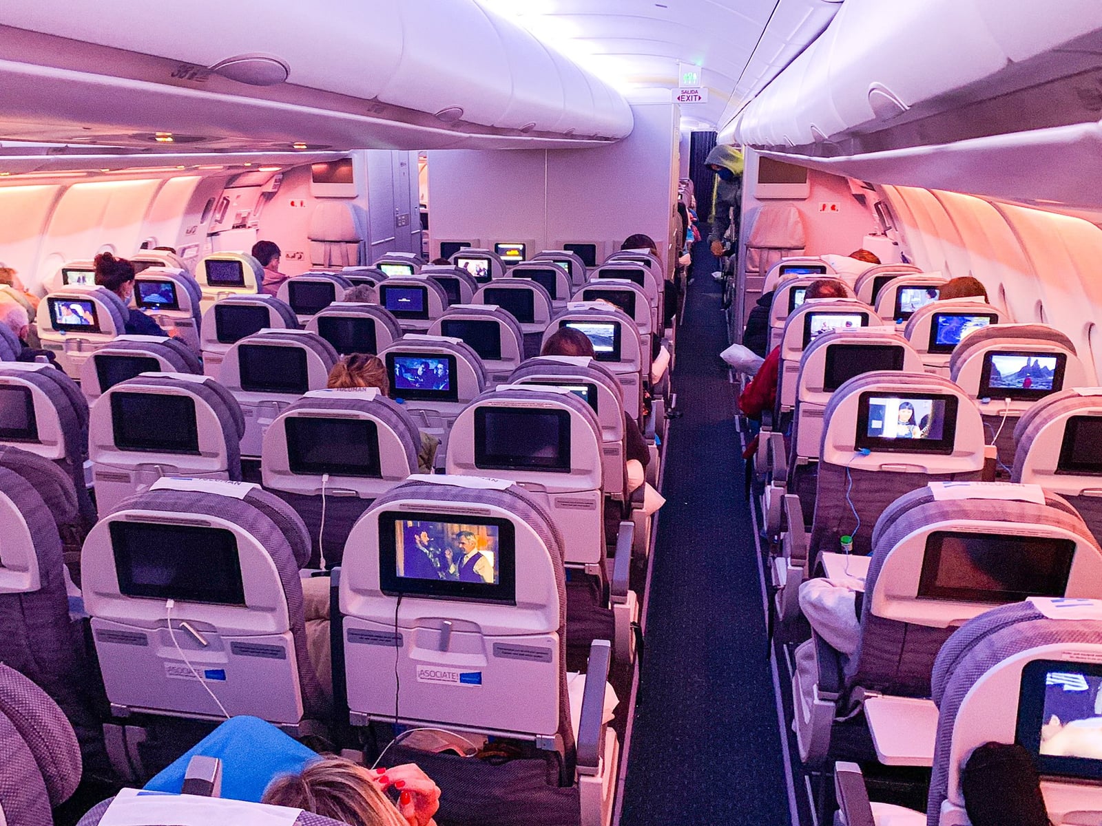 Simply Aviation flight 19-APR-2022: AR1133 MAD(-MVD)-EZE (A330-200 - LV-GHQ) - in-flight view of the economy class cabin