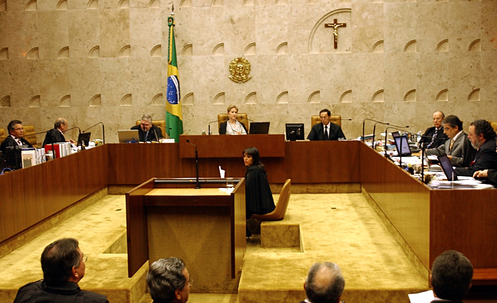 O Supremo Tribunal Federal (STF) na sessão que derrubou, por maioria de votos, a cláusula de barreira. Dos 11 ministros, seis consideraram inconstitucional a norma prevista no artigo 13 da Lei dos Par