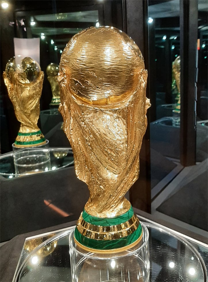 The FIFA World Cup Trophy on display in Toronto.This photo was used in the following articles:1. https://quintafuerza.mx/deportes/fifa-debatiria-ampliar-el-mundial-a-64-equipos/