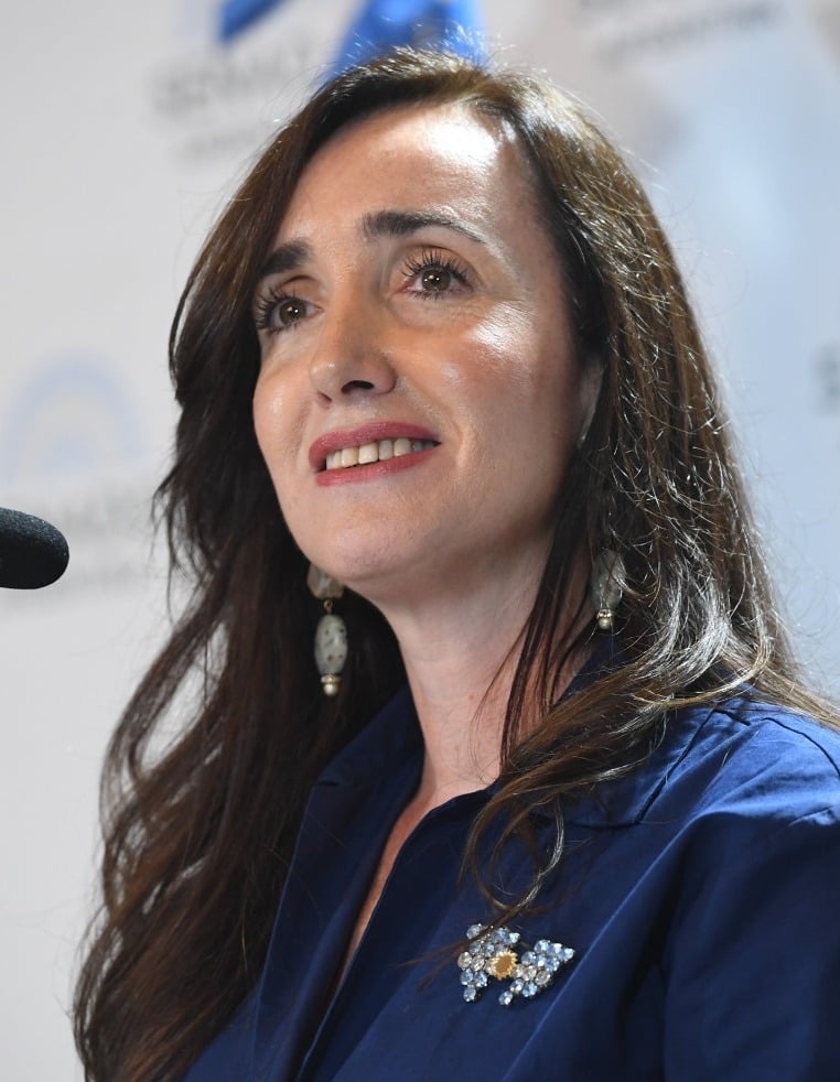 VICTORIA VILLARRUEL ENCABEZÓ EL ACTO “MALVINAS, EPOPEYA NACIONAL” Y DISTINGUIÓ A VETERANOS DE MALVINAS